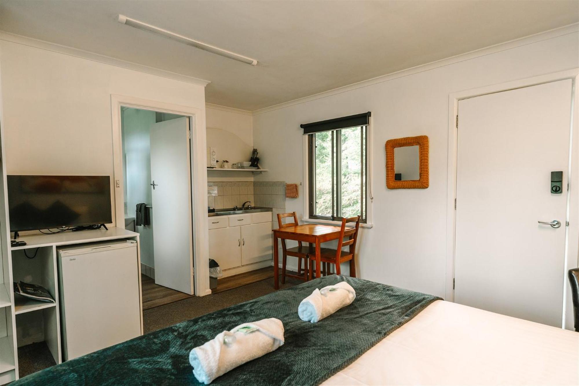 Alpine Riverside Cottages Porepunkah Exteriör bild