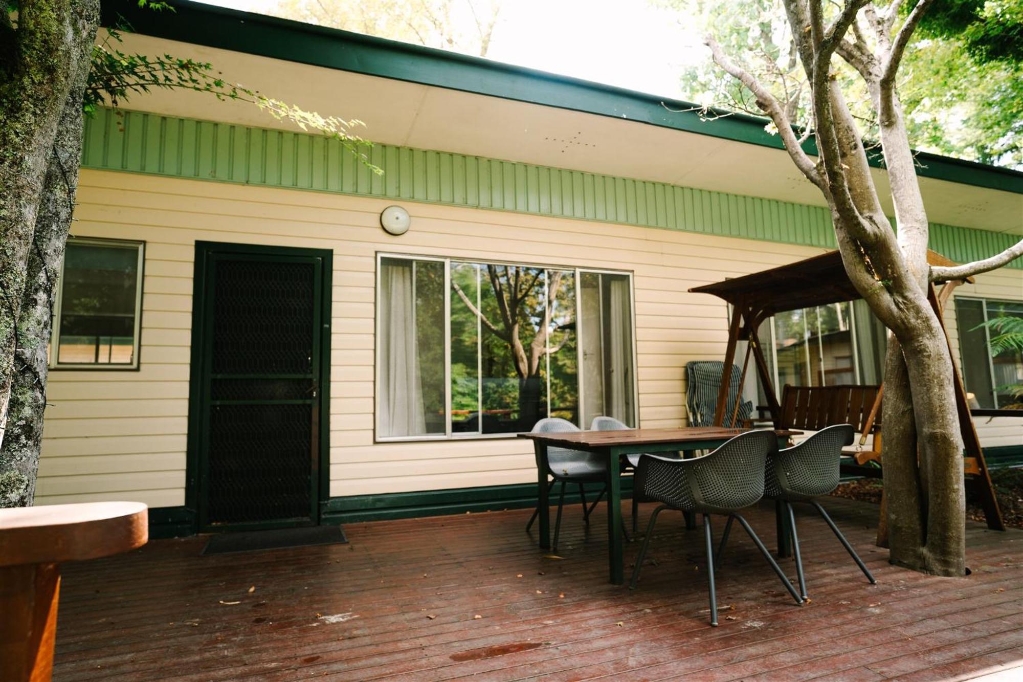 Alpine Riverside Cottages Porepunkah Exteriör bild