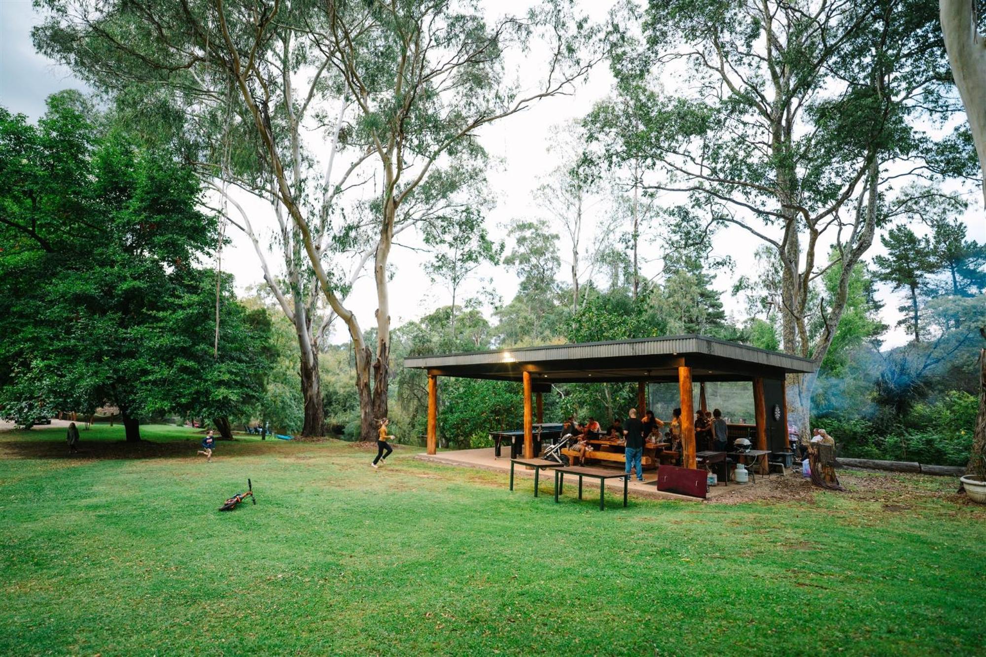 Alpine Riverside Cottages Porepunkah Exteriör bild