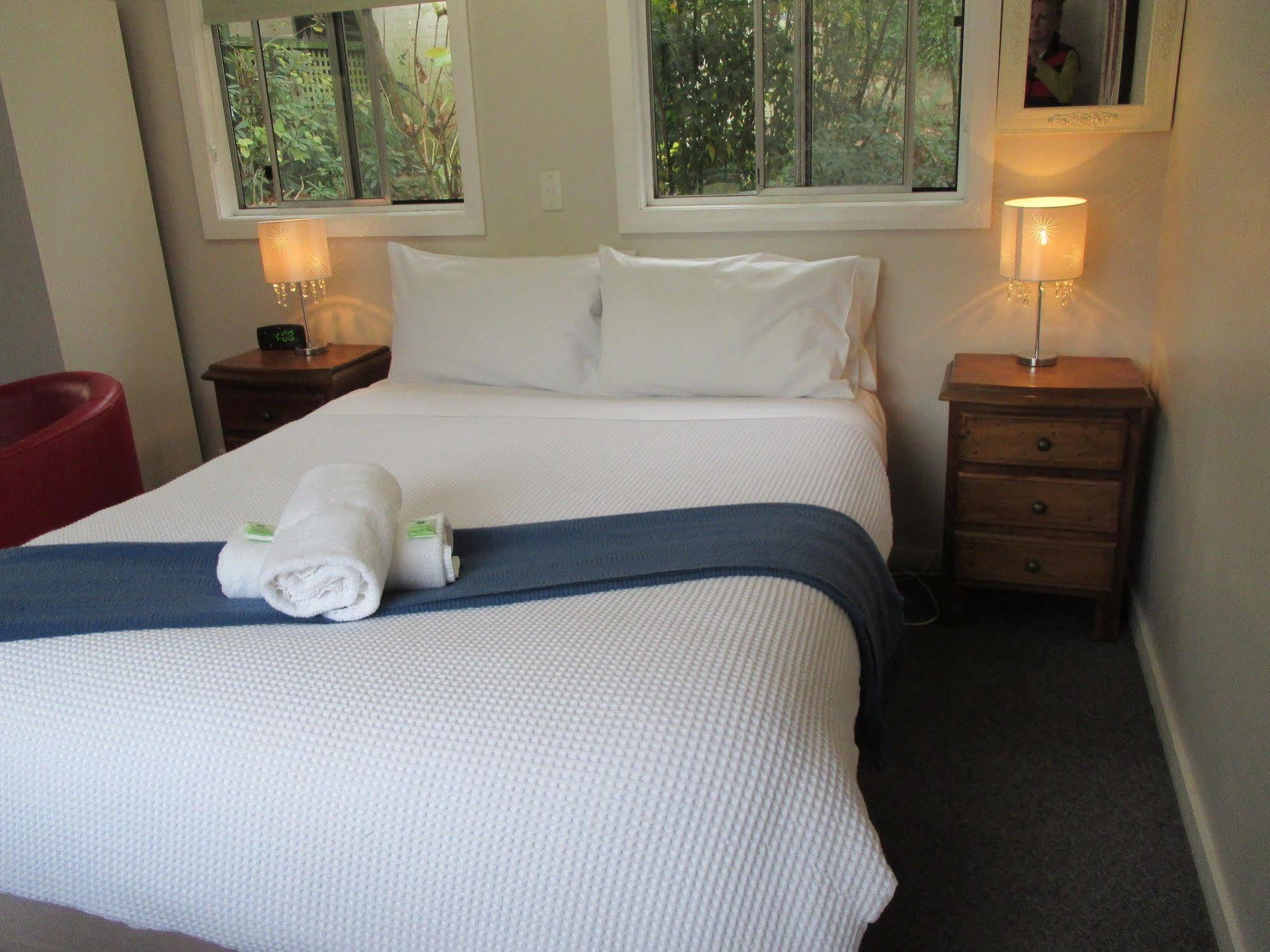 Alpine Riverside Cottages Porepunkah Exteriör bild